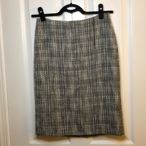 Talbots Tweed Pencil Skirt Size 4 - Picture 3 of 6